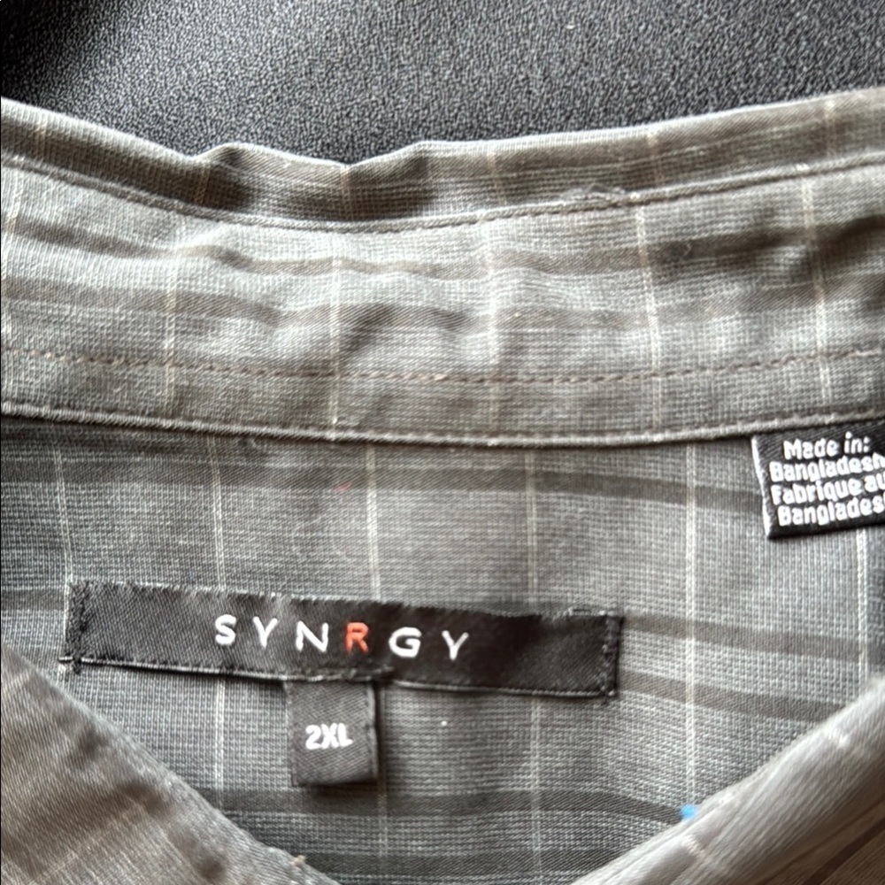 Synrgy Black and Gray Casual Button Down Shirt with Short Sleeves - Picture 3 of 5